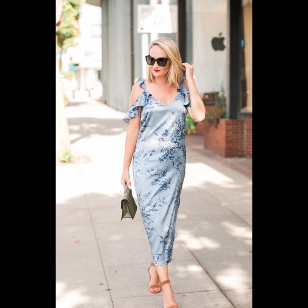 WAYF Wedding 👰 perfect cold shoulder